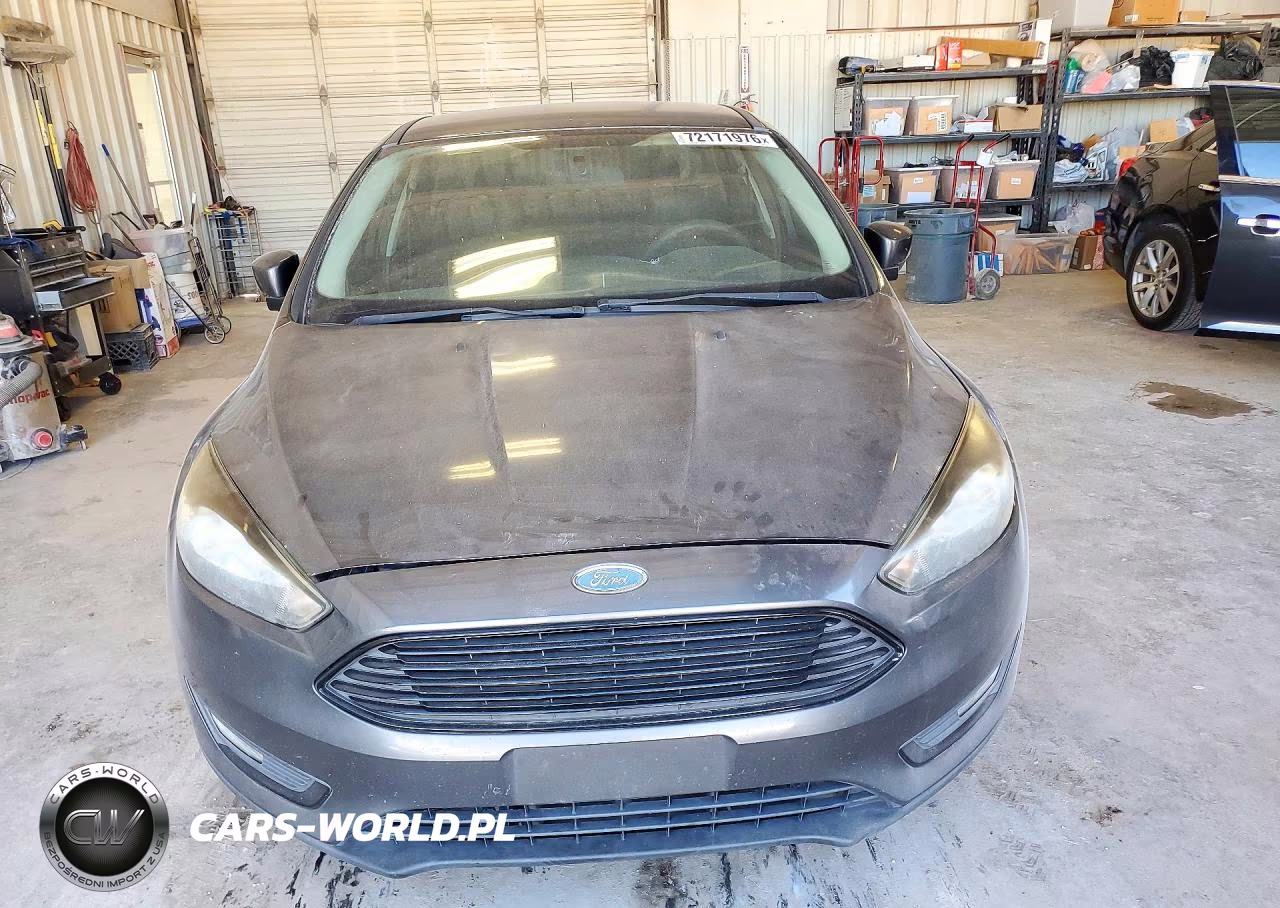 2017 Ford Focus Se VIN:1FADP3FEXHL305975 - 5
