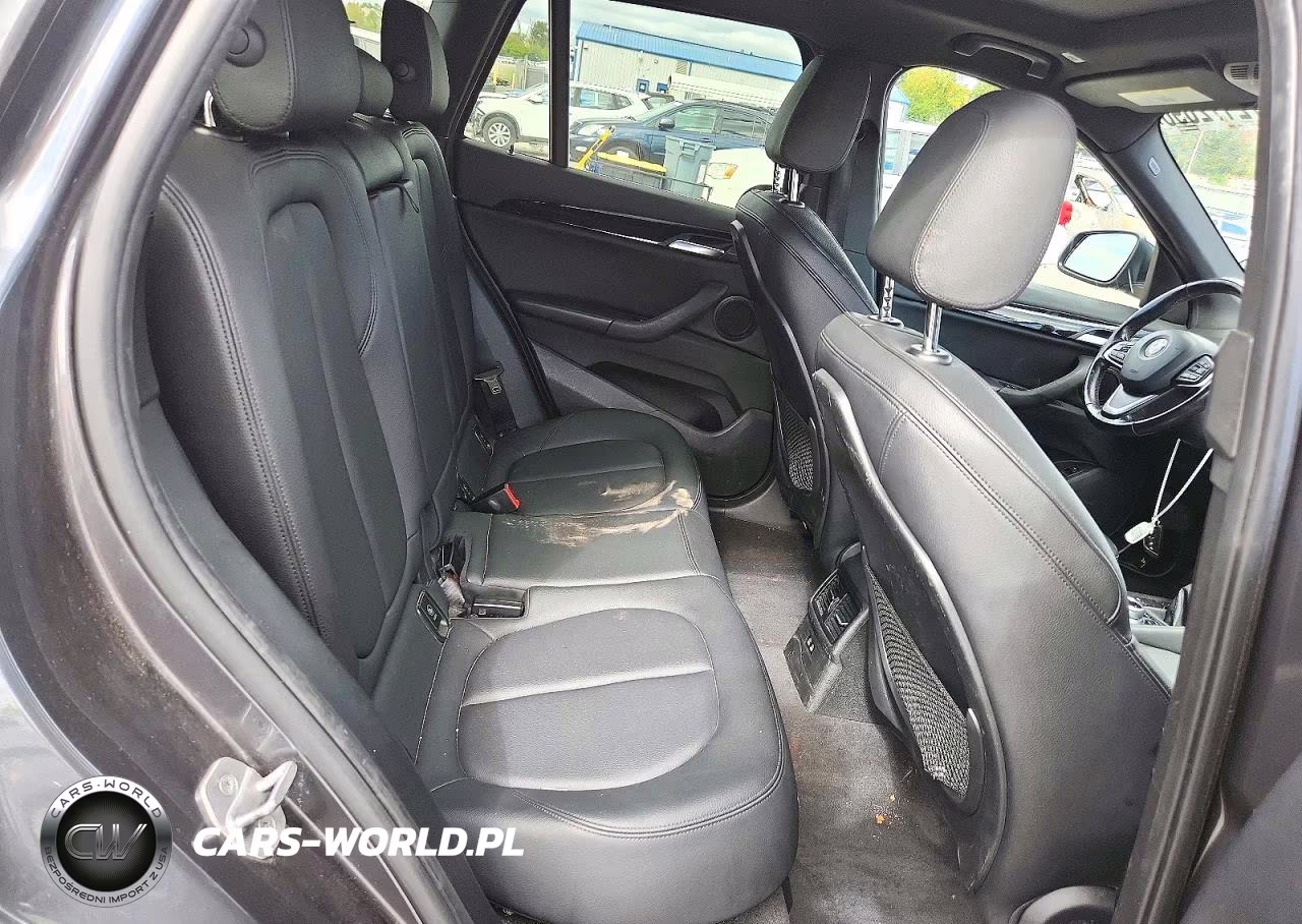 2018 BMW X1 xDrive28I VIN:WBXHT3C37J5L33983 - 10