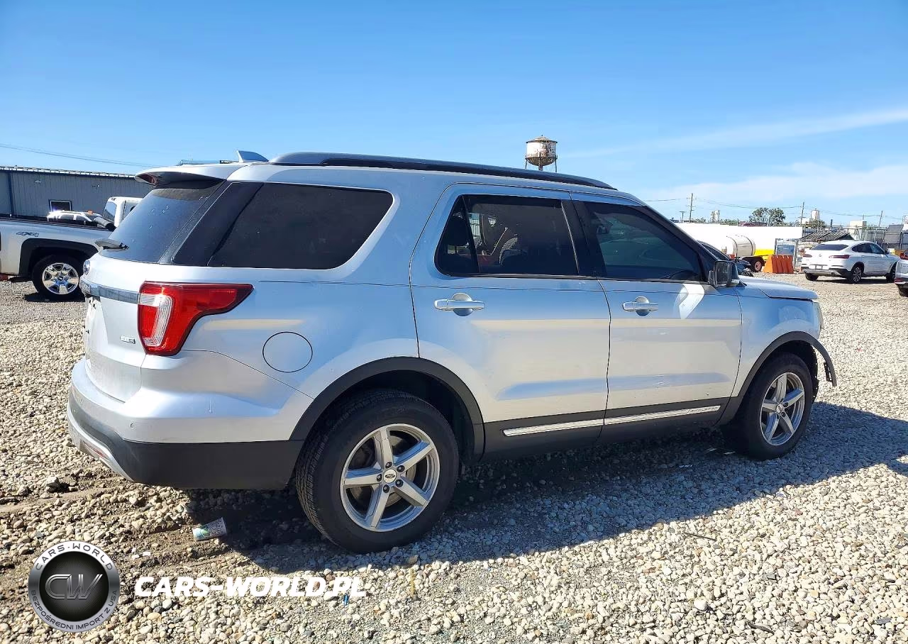 2016 Ford Explorer Xlt VIN:1FM5K8D85GGB72519 - 3