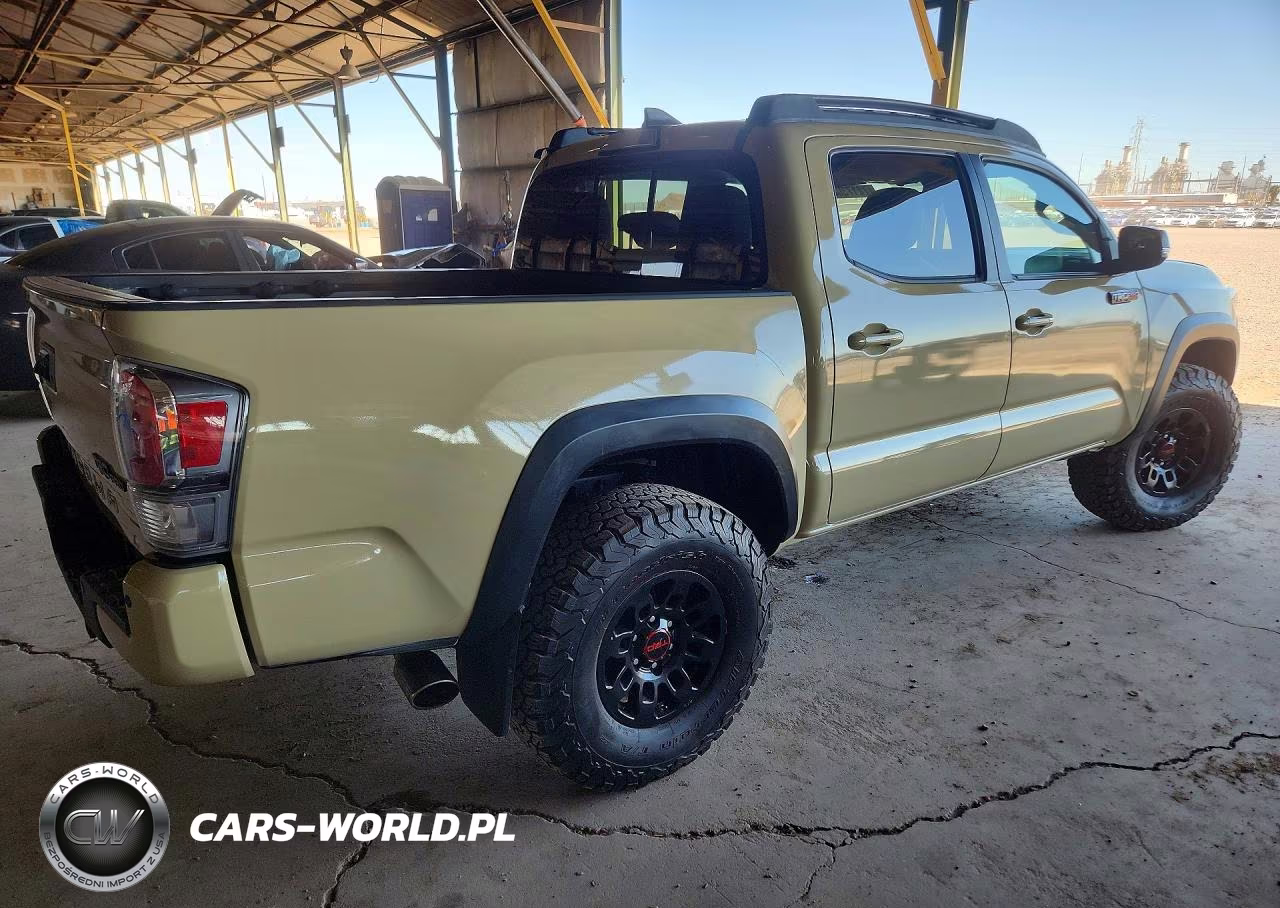 2018 Toyota Tacoma Double Cab VIN:5TFCZ5AN7JX163702 - 3