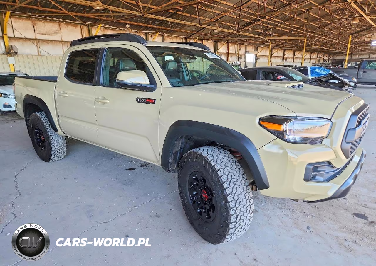 2018 Toyota Tacoma Double Cab VIN:5TFCZ5AN7JX163702 - 4