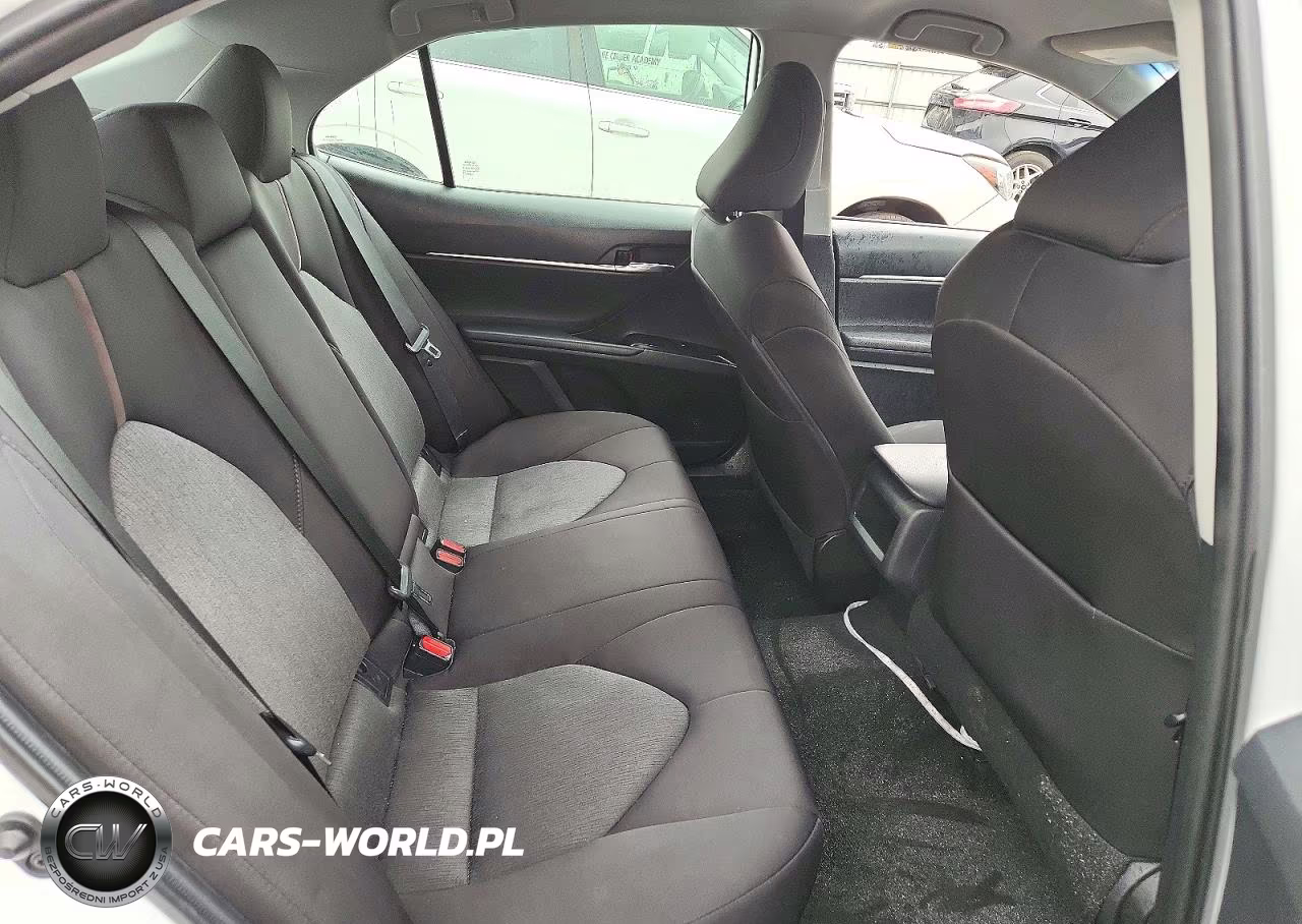 2019 Toyota Camry Le VIN:4T1B11HK4KU197201 - 10