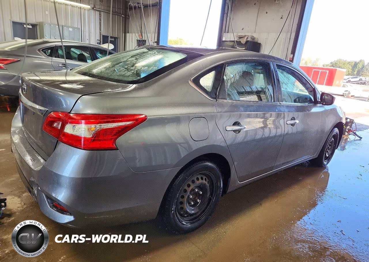 2018 Nissan Sentra S VIN:3N1AB7AP2JY285720 - 3
