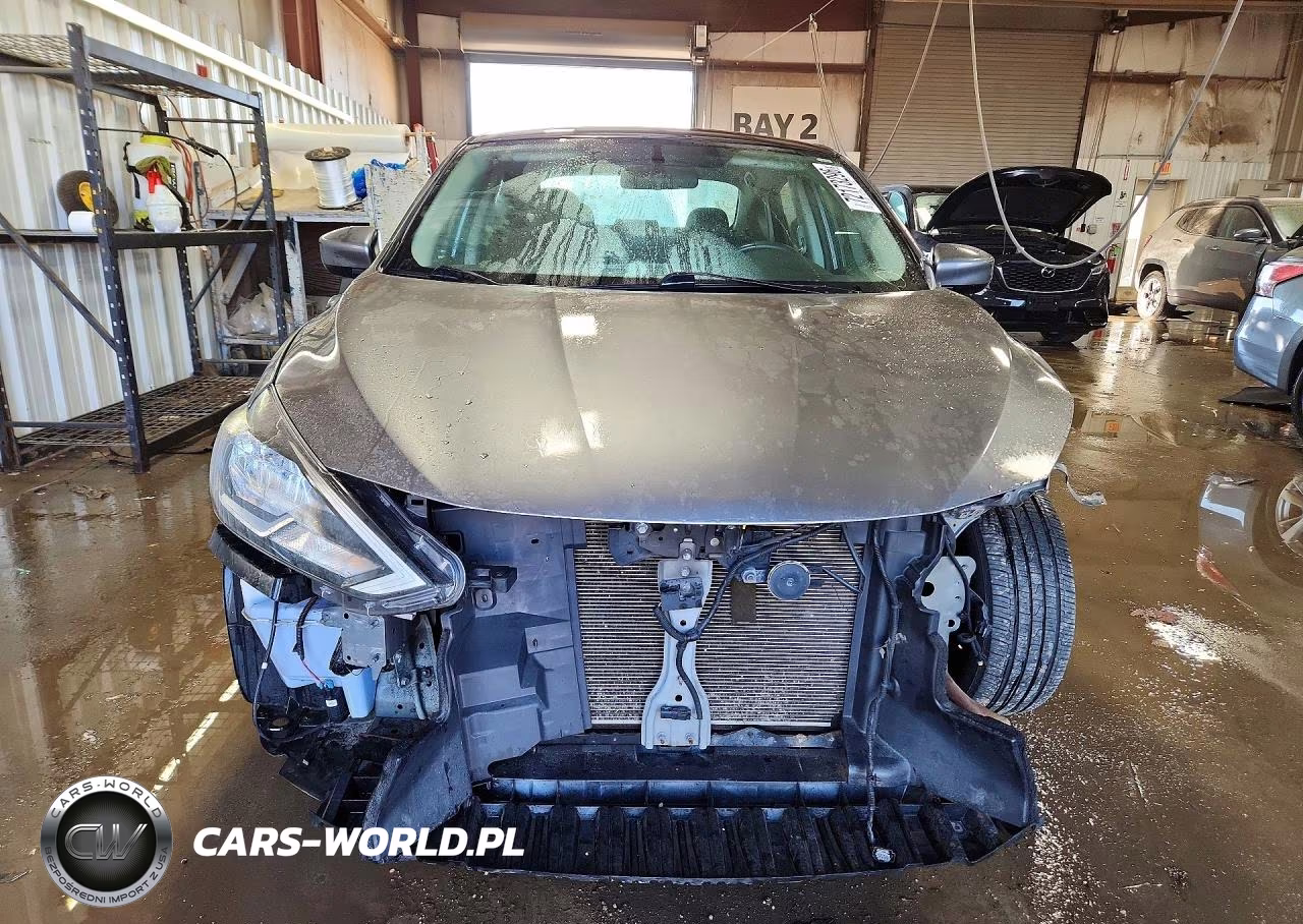 2018 Nissan Sentra S VIN:3N1AB7AP2JY285720 - 5