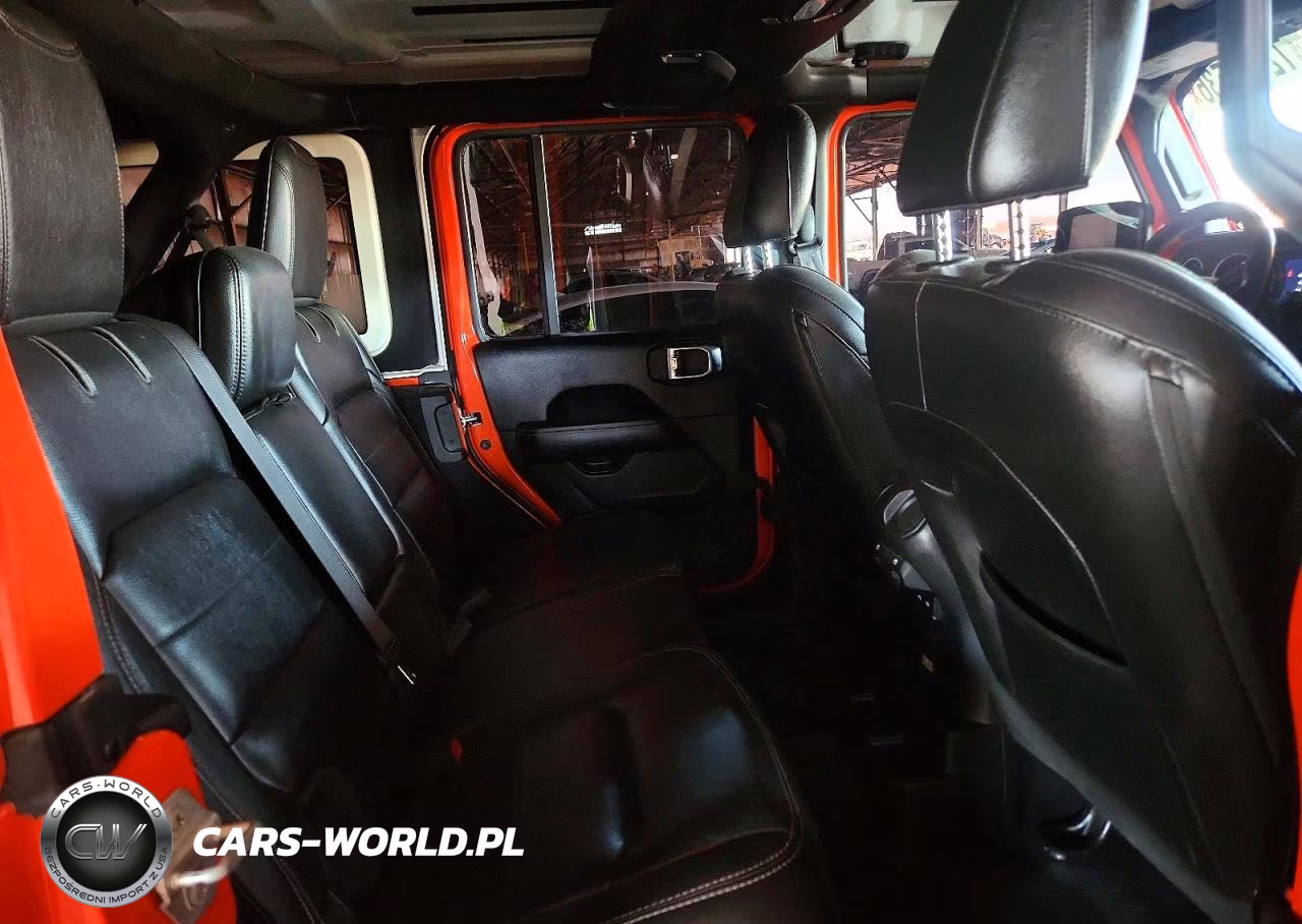 2019 Jeep Wrangler Unlimited Sahara VIN:1C4HJXEG6KW575511 - 10