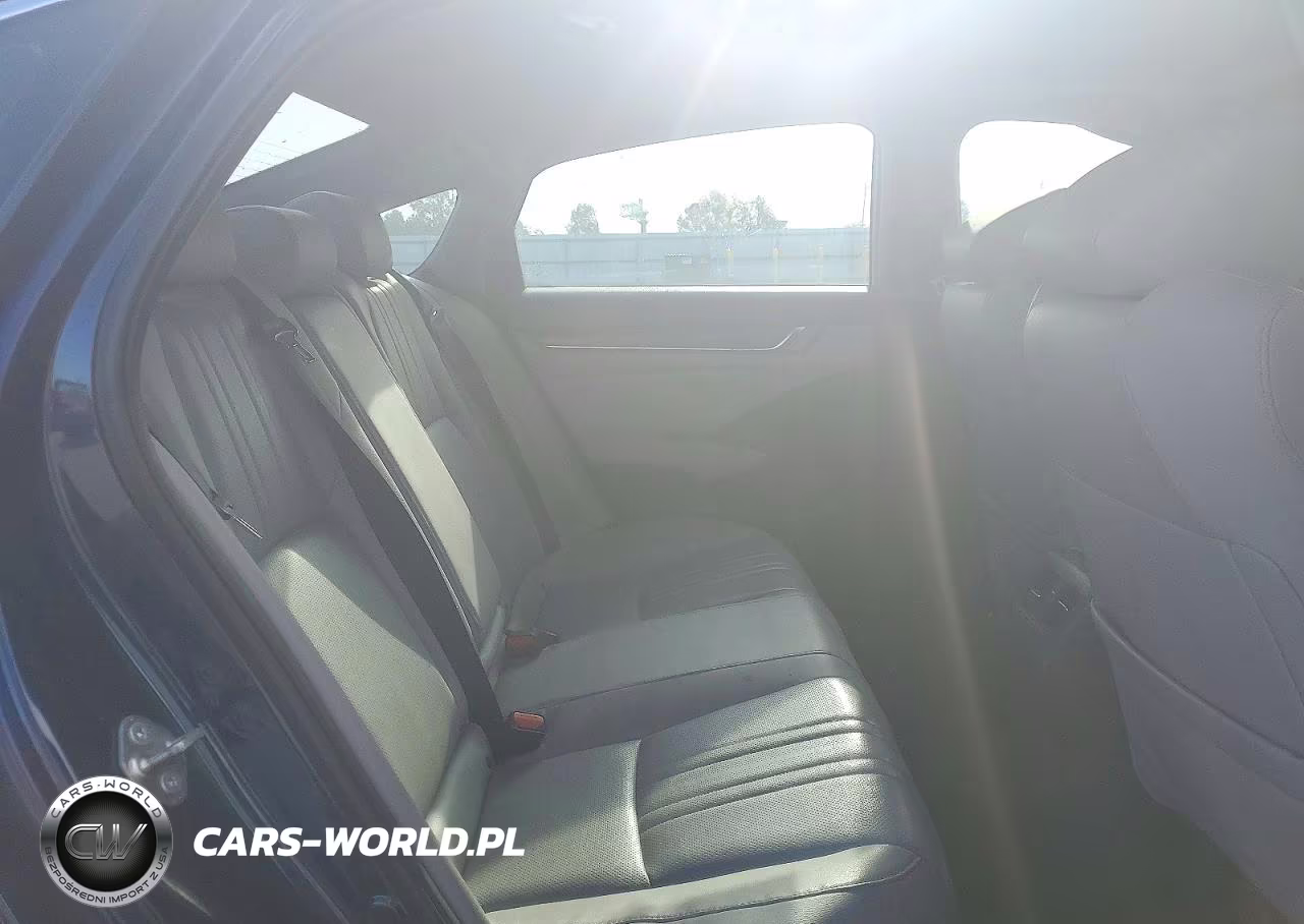 2018 Honda Accord Touring VIN:1HGCV1F93JA107888 - 10