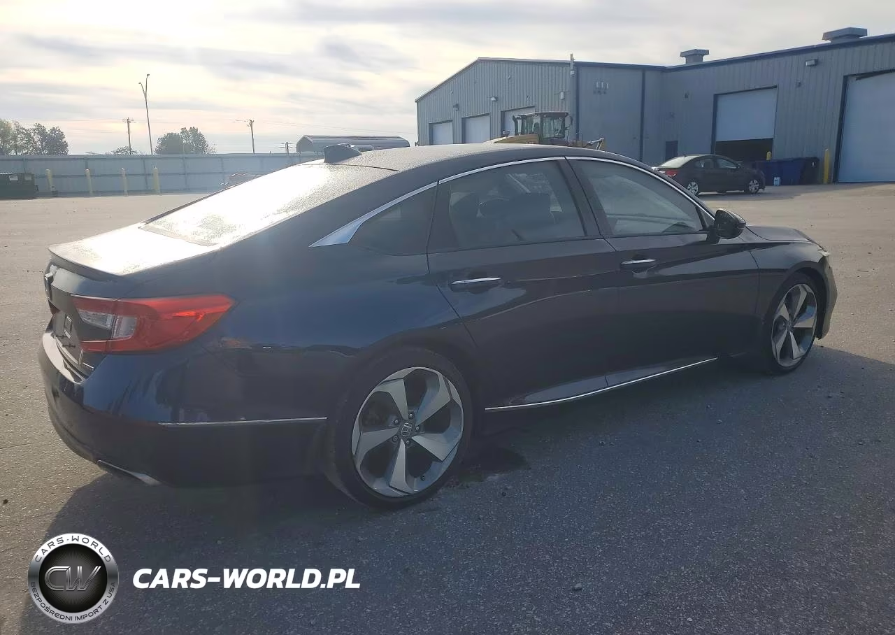 2018 Honda Accord Touring VIN:1HGCV1F93JA107888 - 3