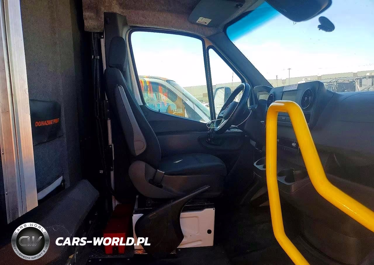 2023 Mercedes-Benz Sprinter 4500 VIN:W1X9K2312PN227527 - 11