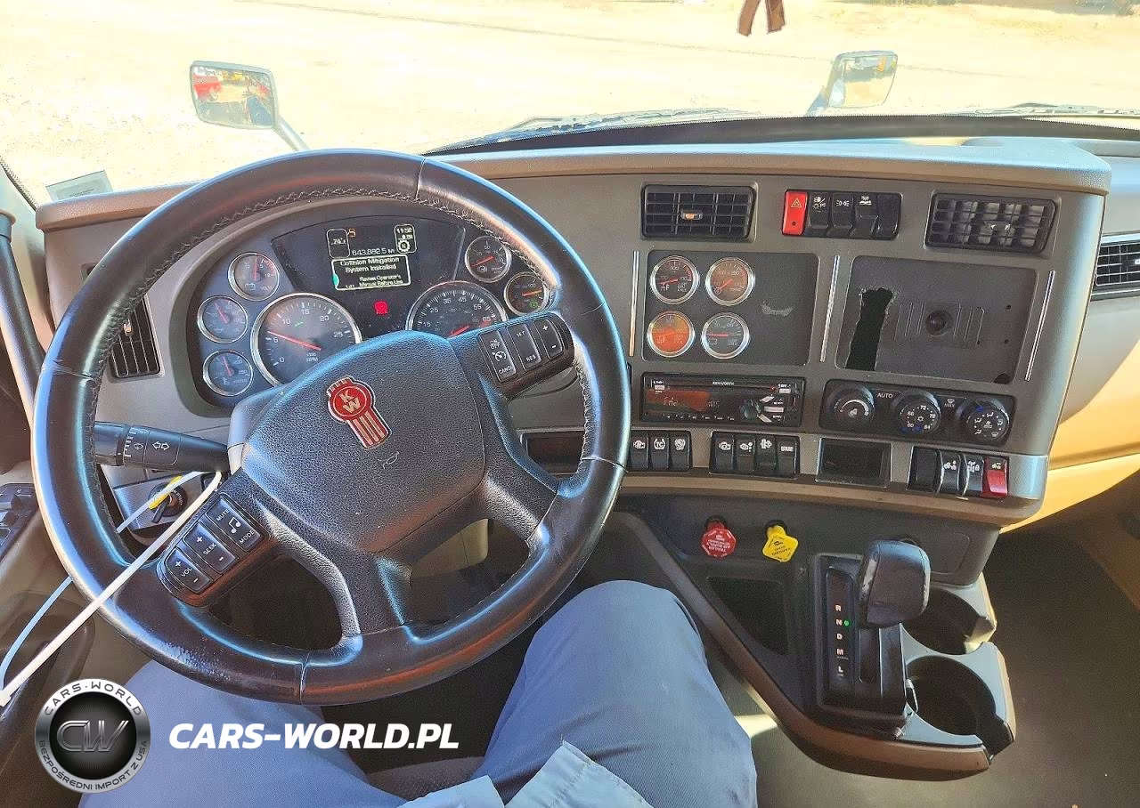 2016 Kenworth T680 Semi Truck VIN:1XKYDP9X0GJ468822 - 8