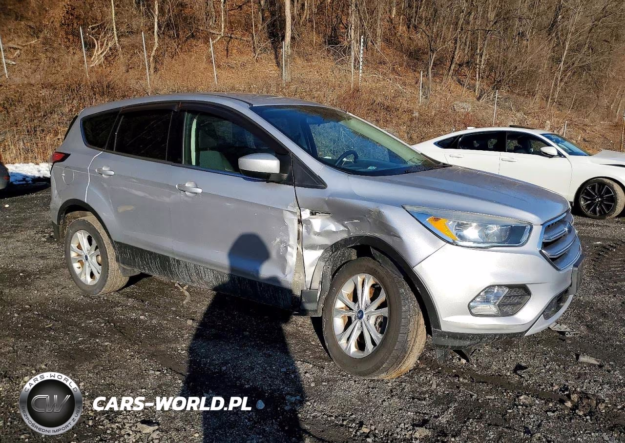 2017 Ford Escape Se VIN:1FMCU9GD4HUE62284 - 4