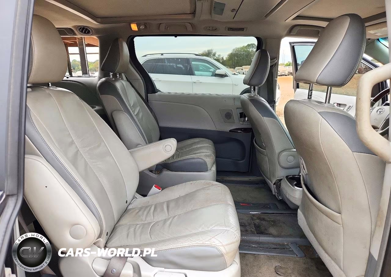 2011 Toyota Sienna Limited 7-Passenger VIN:5TDDK3DC2BS020624 - 11