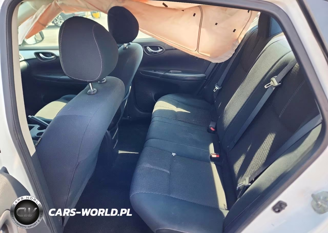 2018 Nissan Sentra S VIN:3N1AB7AP5JY332450 - 10