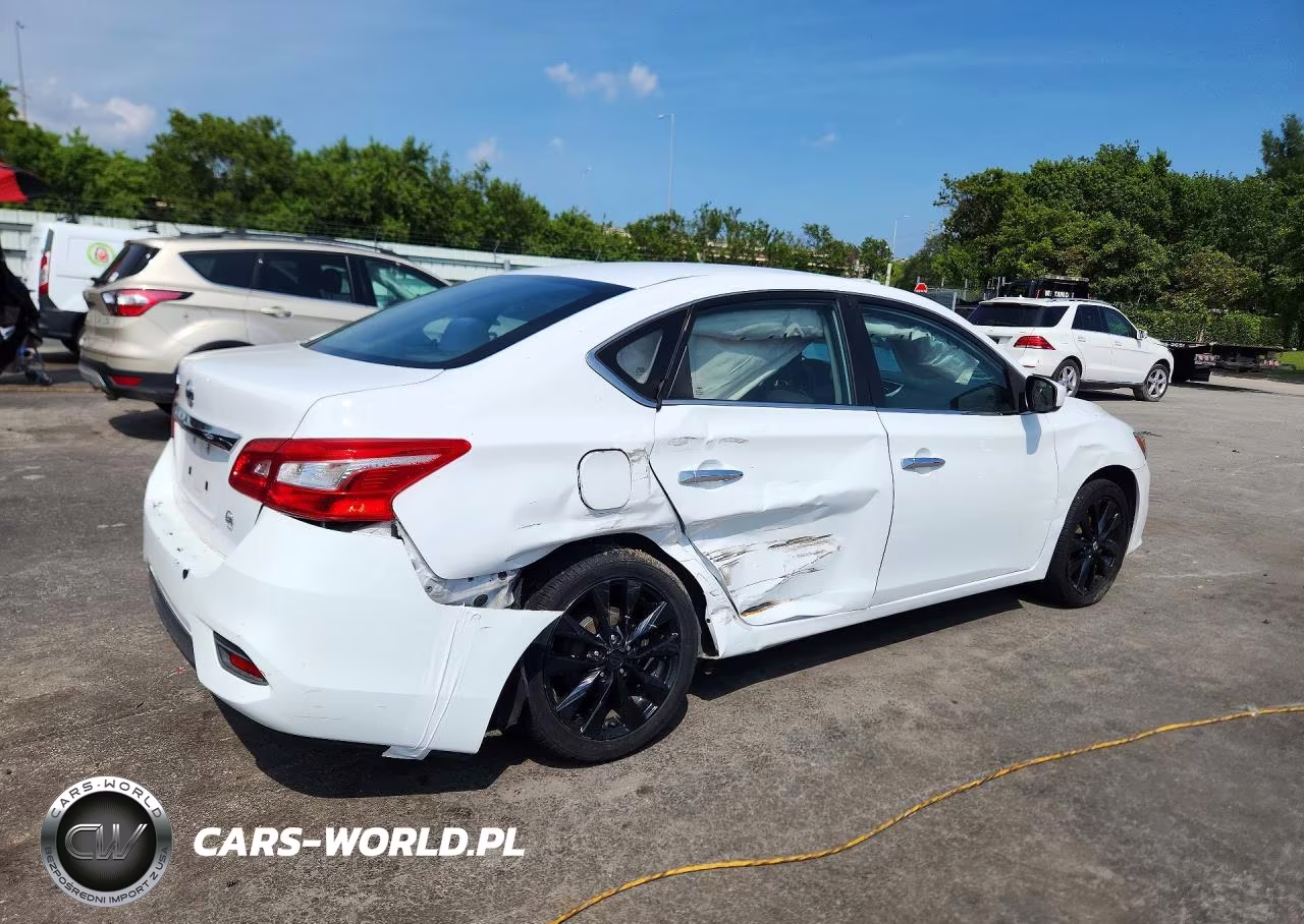 2018 Nissan Sentra S VIN:3N1AB7AP5JY332450 - 3