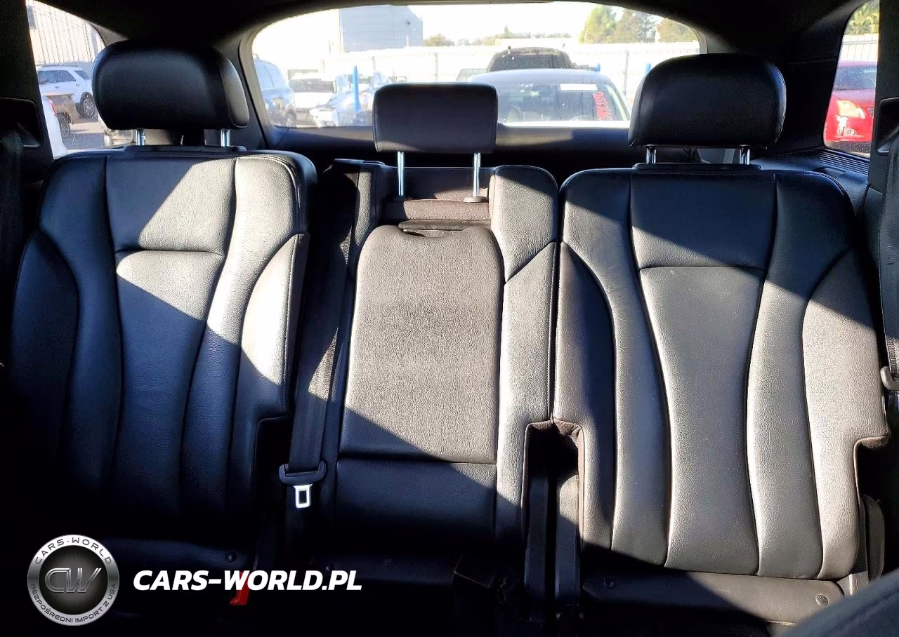 2018 Audi Q7 Premium Plus VIN:WA1LAAF74JD050490 - 10