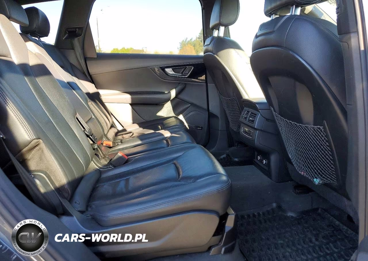 2018 Audi Q7 Premium Plus VIN:WA1LAAF74JD050490 - 11