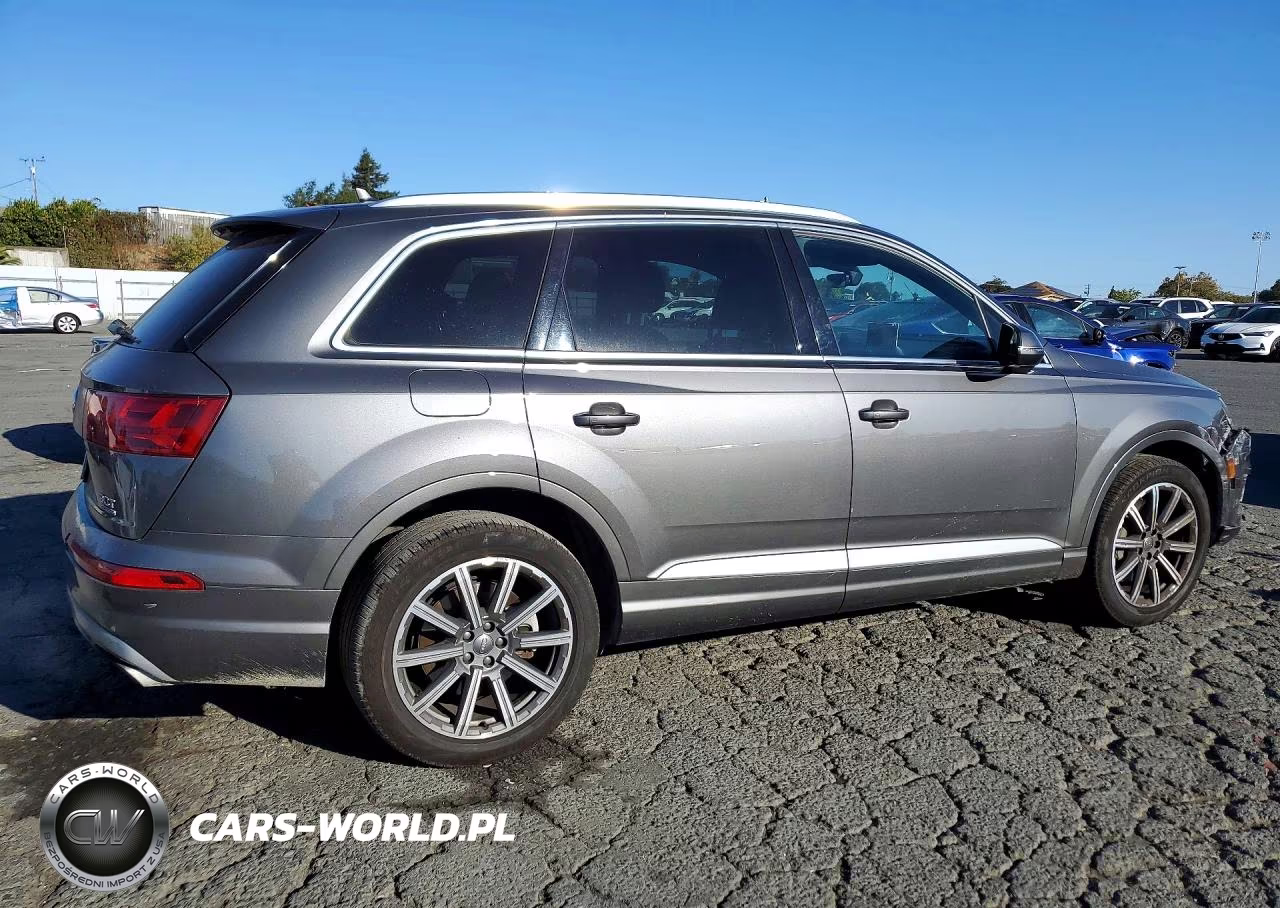2018 Audi Q7 Premium Plus VIN:WA1LAAF74JD050490 - 3