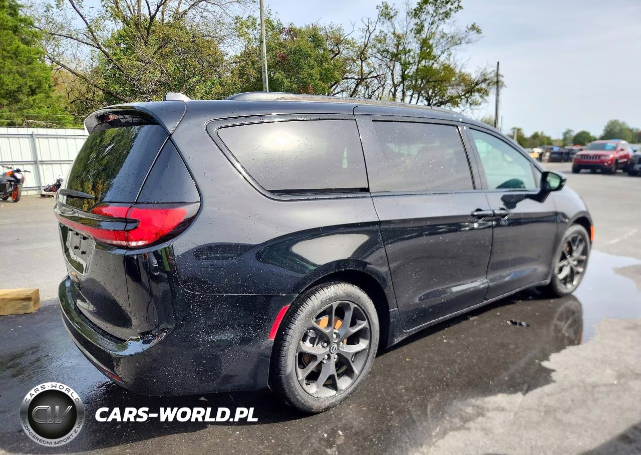 2026 Chrysler Pacifica Select VIN:2C4RC1BG1TR237668 - 3