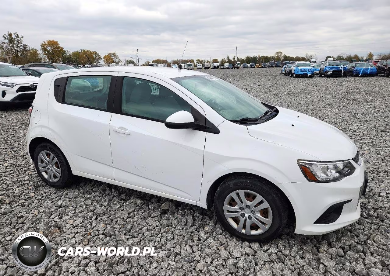 2018 Chevrolet Sonic VIN:1G1JG6SH0J4110314 - 4