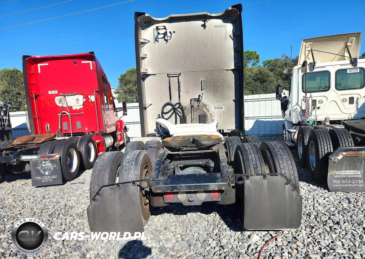 2020 Kenworth T680 Semi Truck VIN:1XKYDP9X2LJ311142 - 6