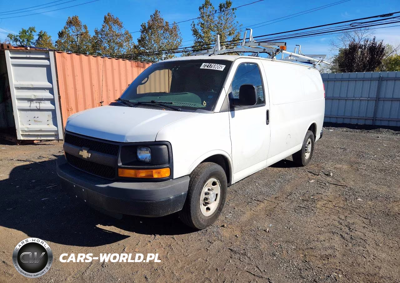2015 Chevrolet Express G2500 VIN:1GCWGFCF9F1153813 - 1
