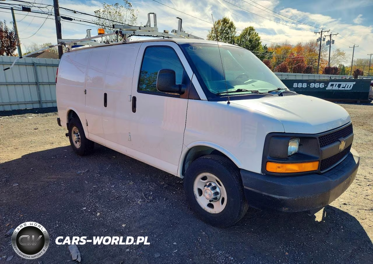 2015 Chevrolet Express G2500 VIN:1GCWGFCF9F1153813 - 4