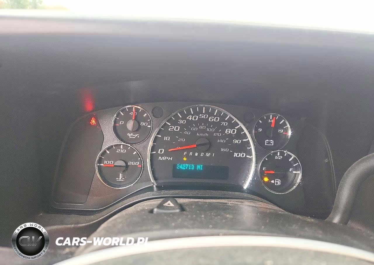 2015 Chevrolet Express G2500 VIN:1GCWGFCF9F1153813 - 9