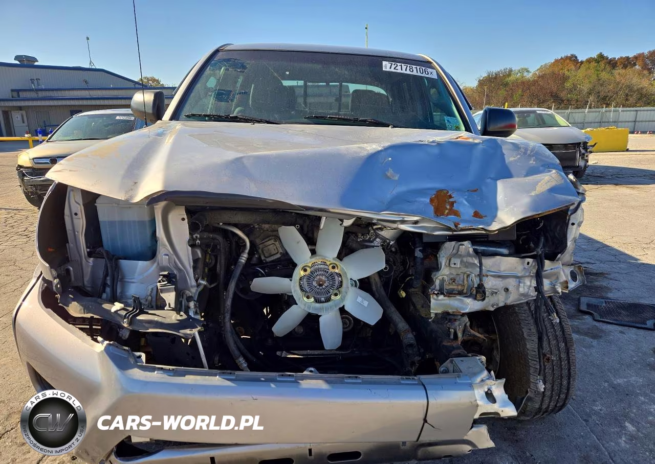 2015 Toyota Tacoma Prerunner V6 VIN:5TFJU4GN3FX071937 - 5