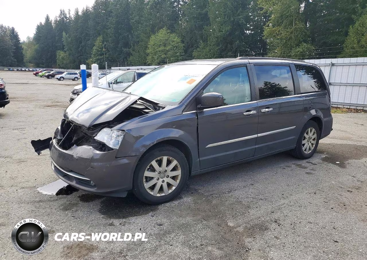 2015 Chrysler Town & Country Touring – zdjęcie 1 z 13