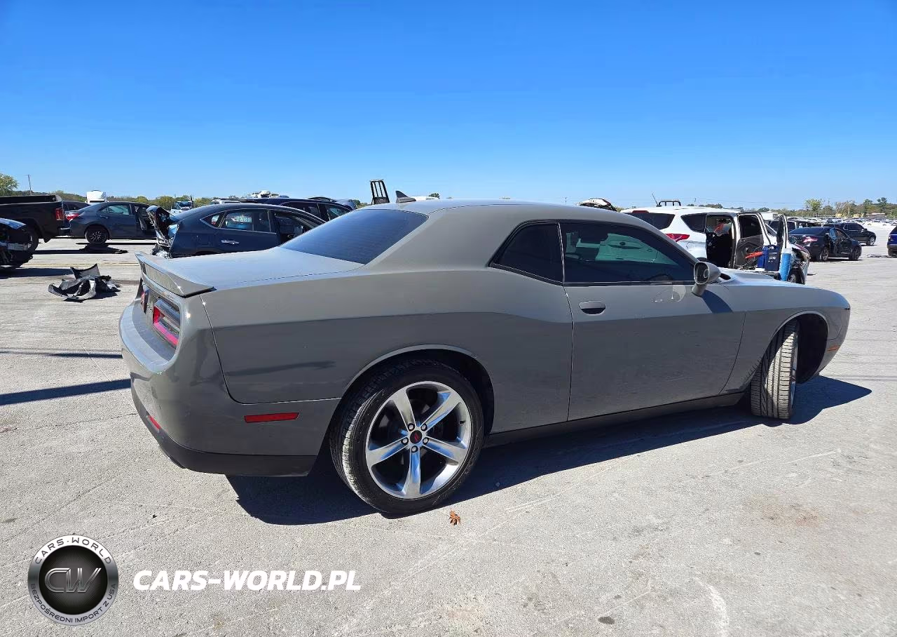 2018 Dodge Challenger Sxt VIN:2C3CDZAG5JH279660 - 3