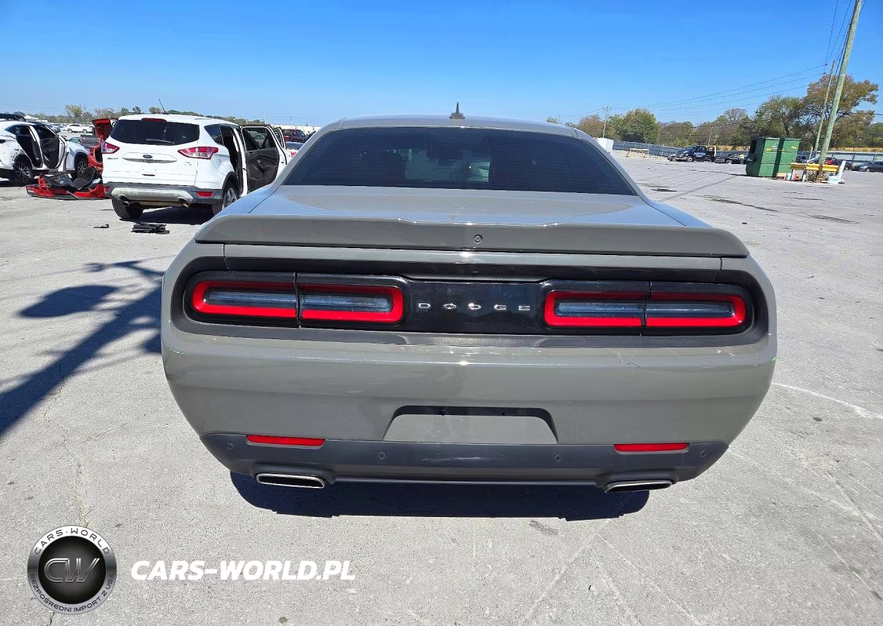 2018 Dodge Challenger Sxt VIN:2C3CDZAG5JH279660 - 6
