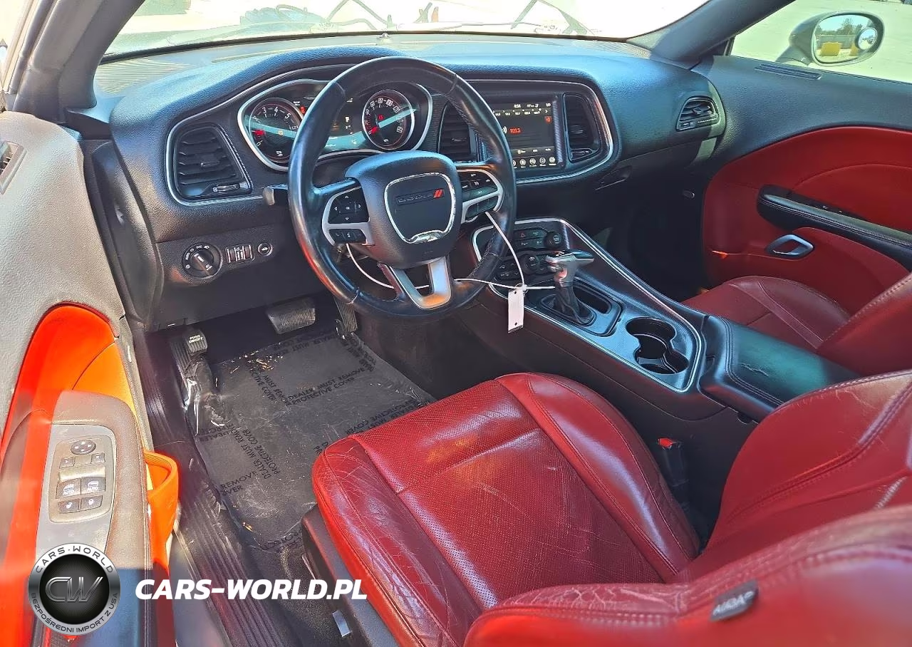 2018 Dodge Challenger Sxt VIN:2C3CDZAG5JH279660 - 8