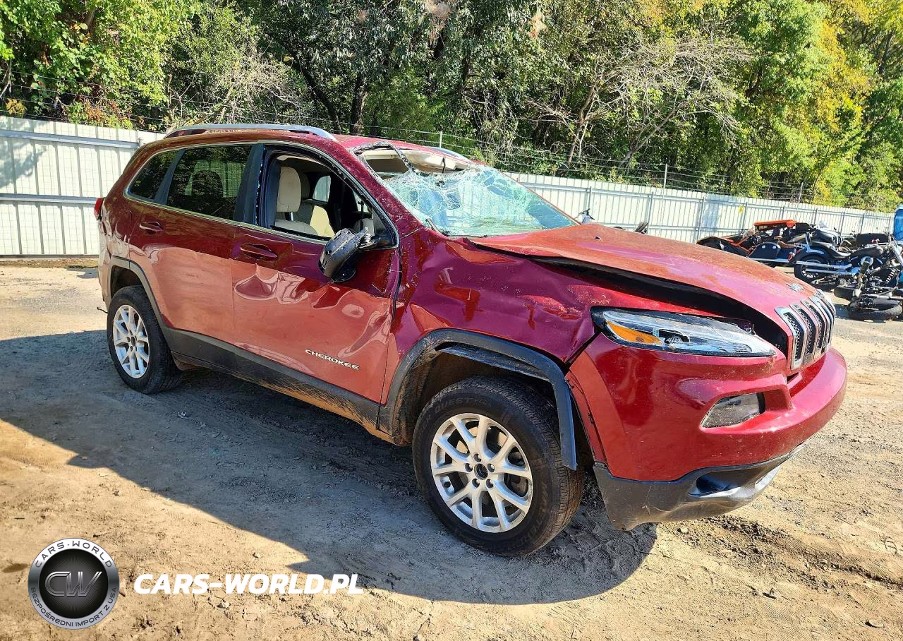 2016 Jeep Cherokee Latitude VIN:1C4PJLCBXGW234051 - 4