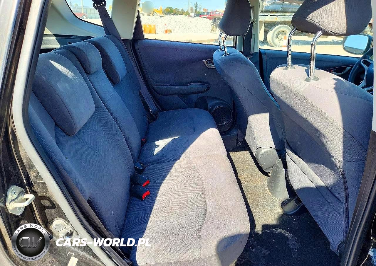 2013 Honda Fit VIN:JHMGE8H34DC074165 - 10
