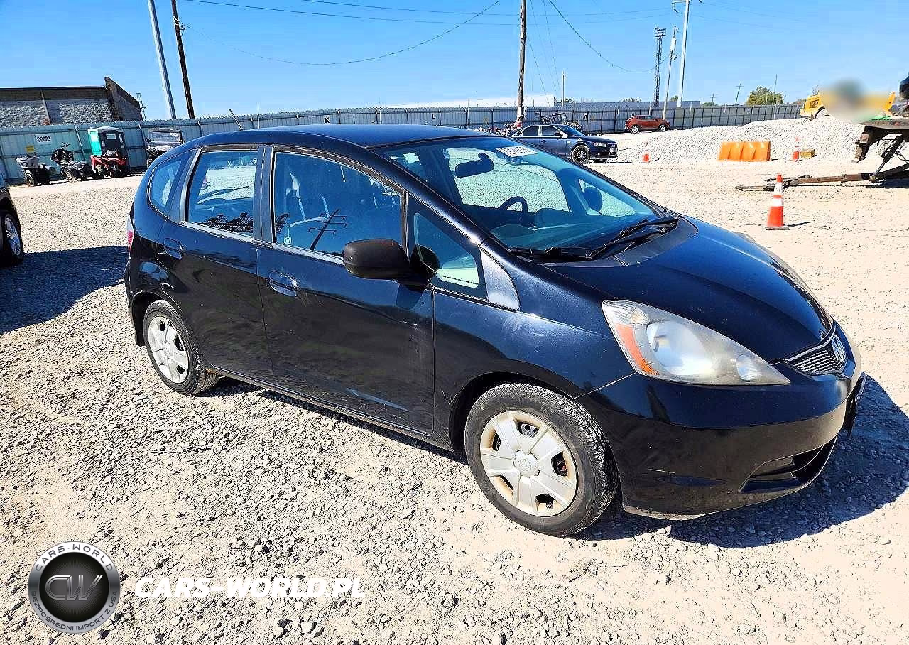 2013 Honda Fit VIN:JHMGE8H34DC074165 - 4