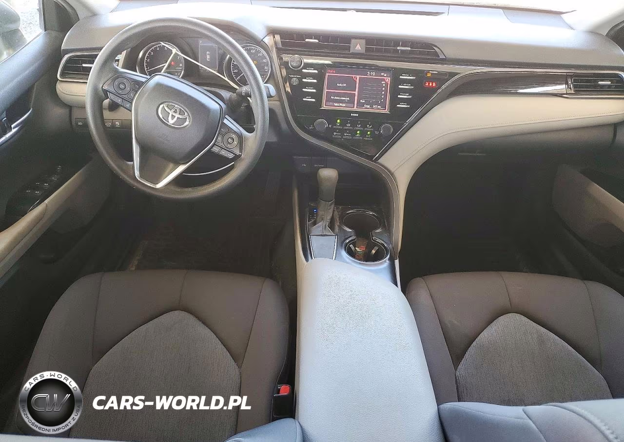 2020 Toyota Camry Le VIN:4T1C11AK1LU861518 - 8