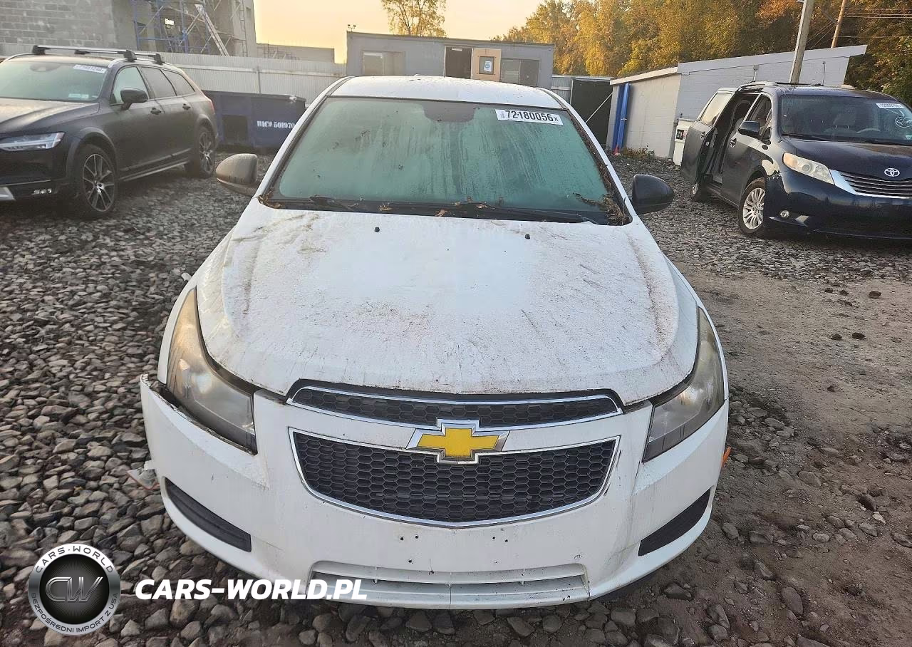 2015 Chevrolet Cruze Ls VIN:1G1PA5SGXF7281865 - 5