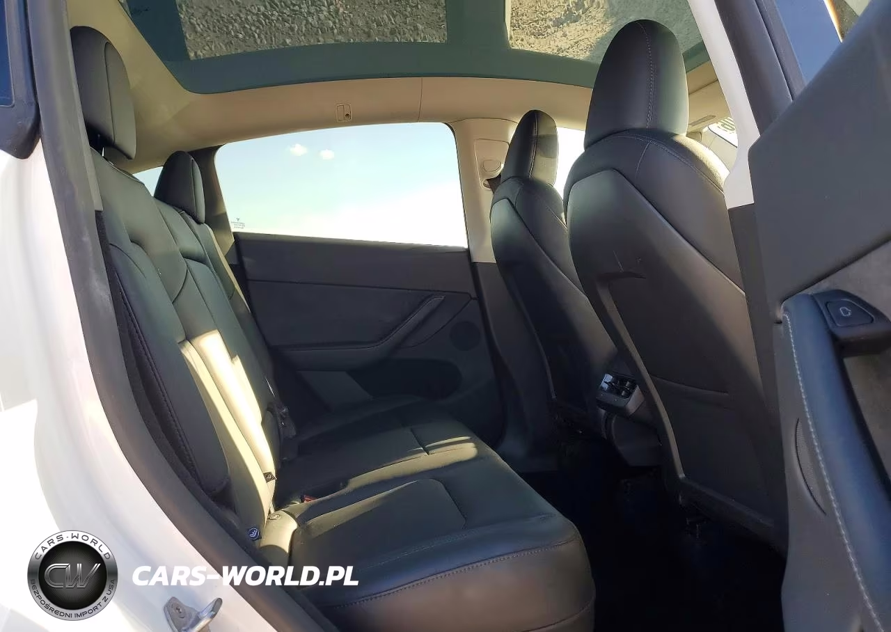 2025 Tesla Model Y VIN:7SAYGDED0SA378955 - 10