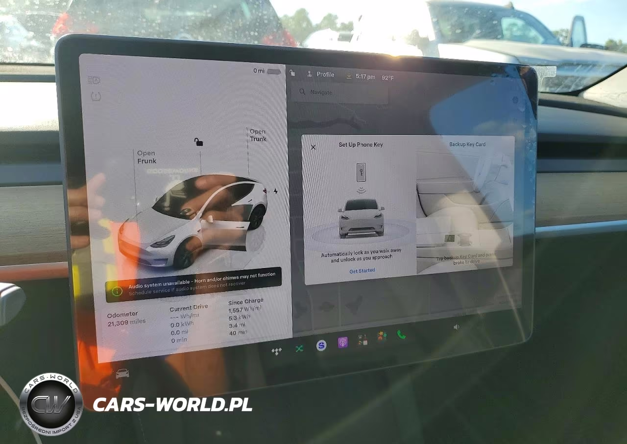 2025 Tesla Model Y VIN:7SAYGDED0SA378955 - 9