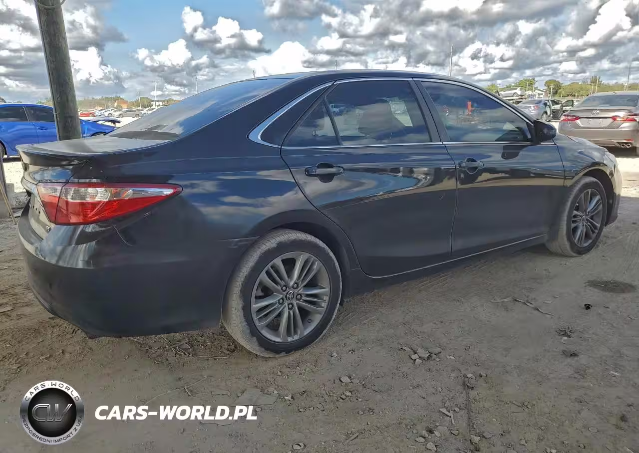 2015 Toyota Camry Le VIN:4T1BF1FK0FU018629 - 3