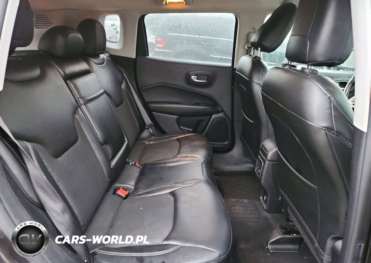 2018 Jeep Compass Latitude VIN:3C4NJDBB7JT270548 - 11