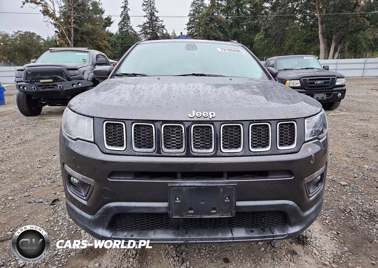 2018 Jeep Compass Latitude VIN:3C4NJDBB7JT270548 - 5