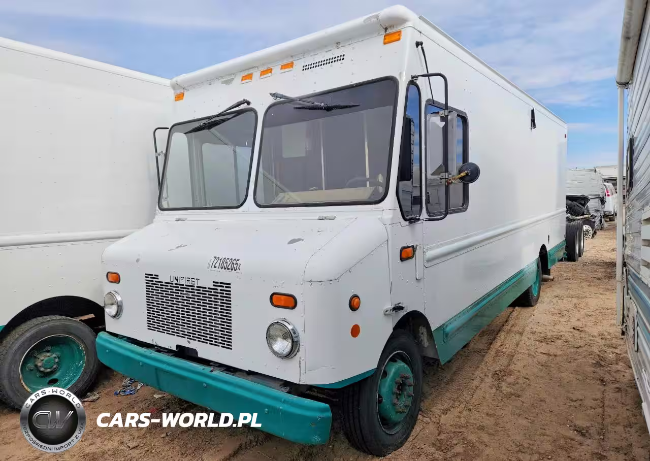 2006 Workhorse W42 Delivery Truck