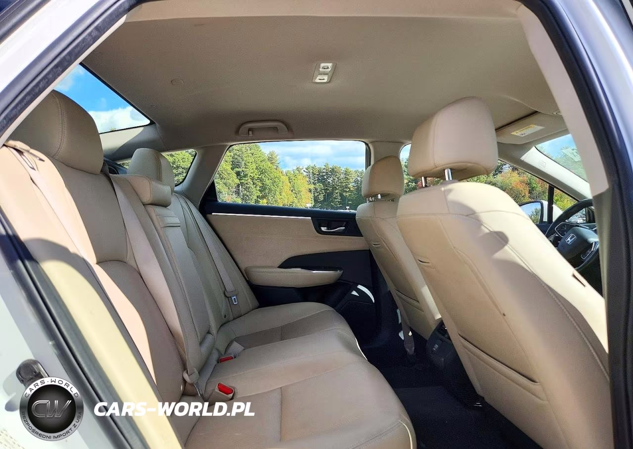 2018 Honda Clarity Touring VIN:JHMZC5F39JC009386 - 10