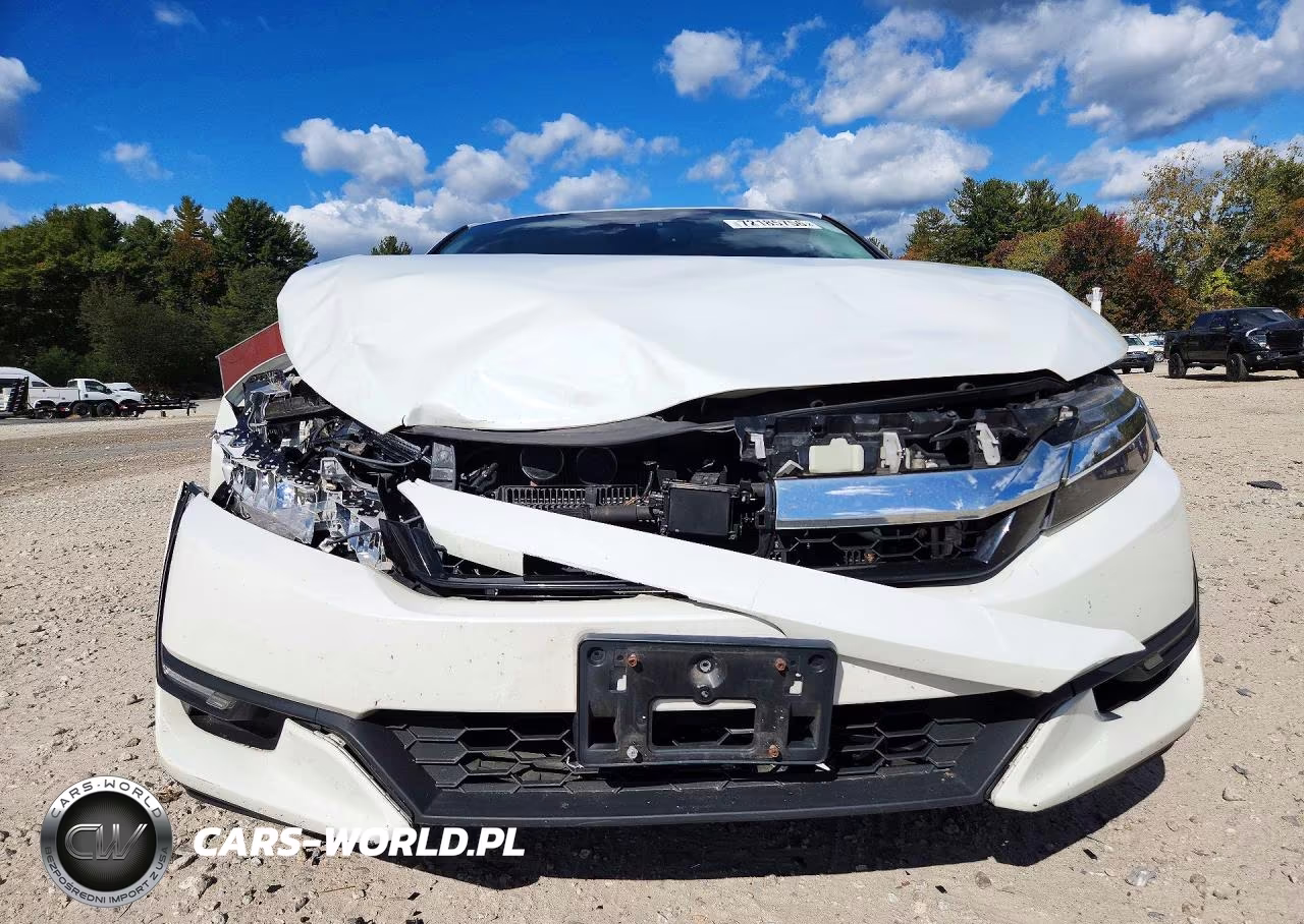 2018 Honda Clarity Touring VIN:JHMZC5F39JC009386 - 5