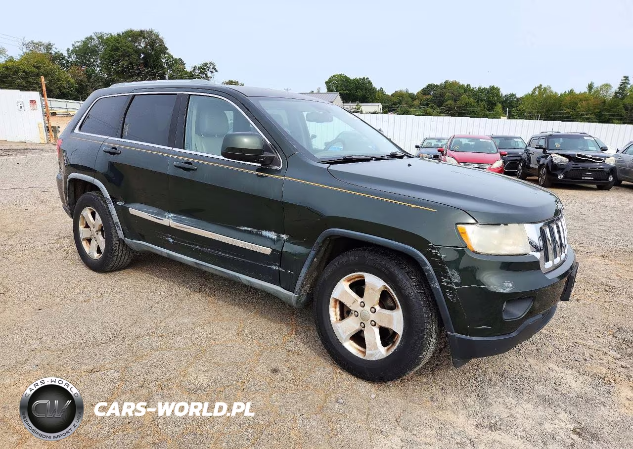2011 Jeep Grand Cherokee Laredo VIN:1J4RR4GG0BC739145 - 4