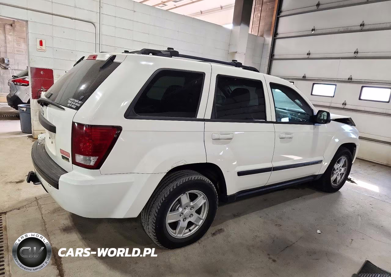 2007 Jeep Grand Cherokee Laredo VIN:1J8HR48P47C631112 - 3