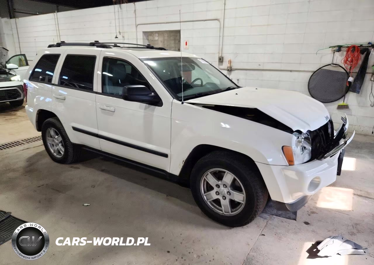 2007 Jeep Grand Cherokee Laredo VIN:1J8HR48P47C631112 - 4