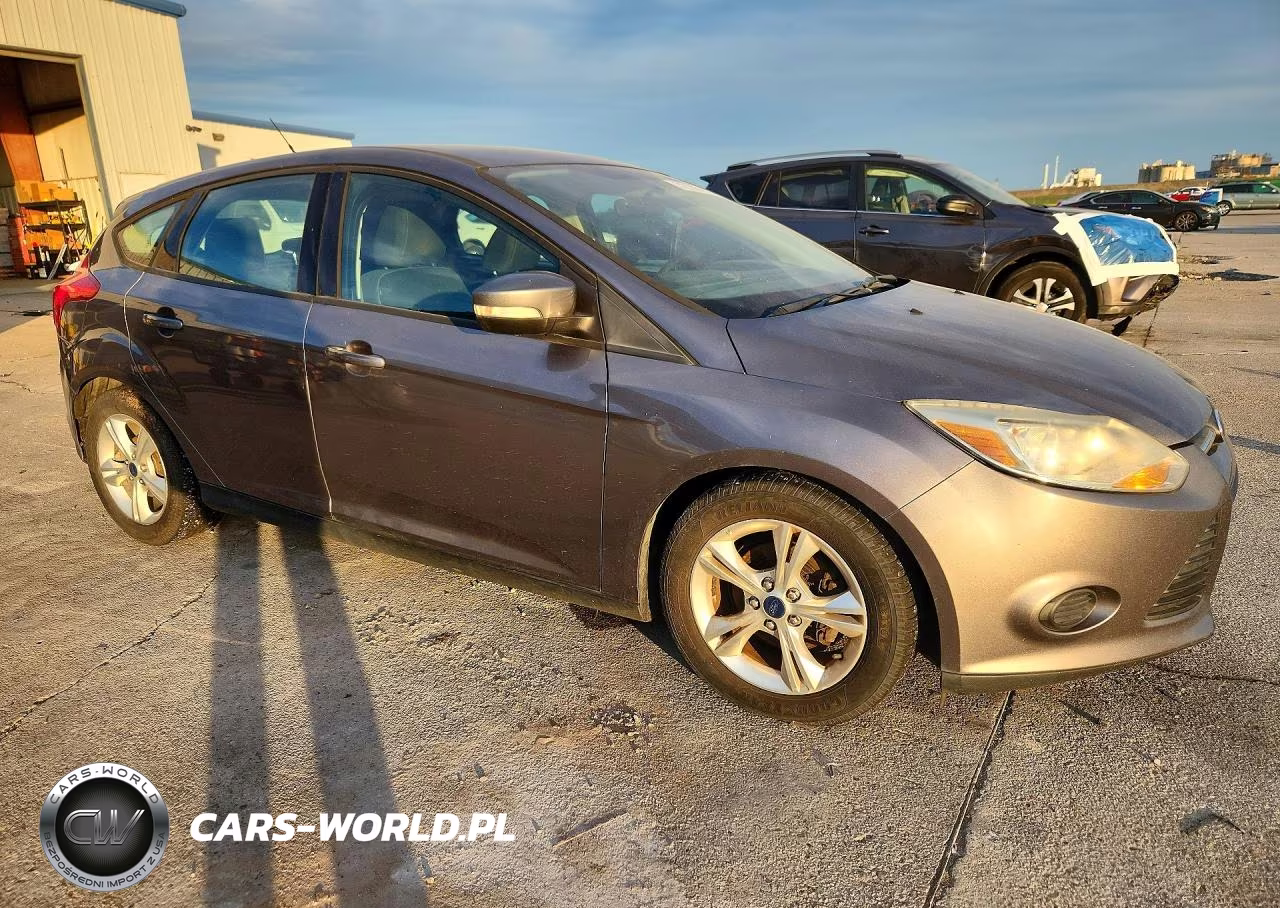 2014 Ford Focus Se VIN:1FADP3K25EL284105 - 4