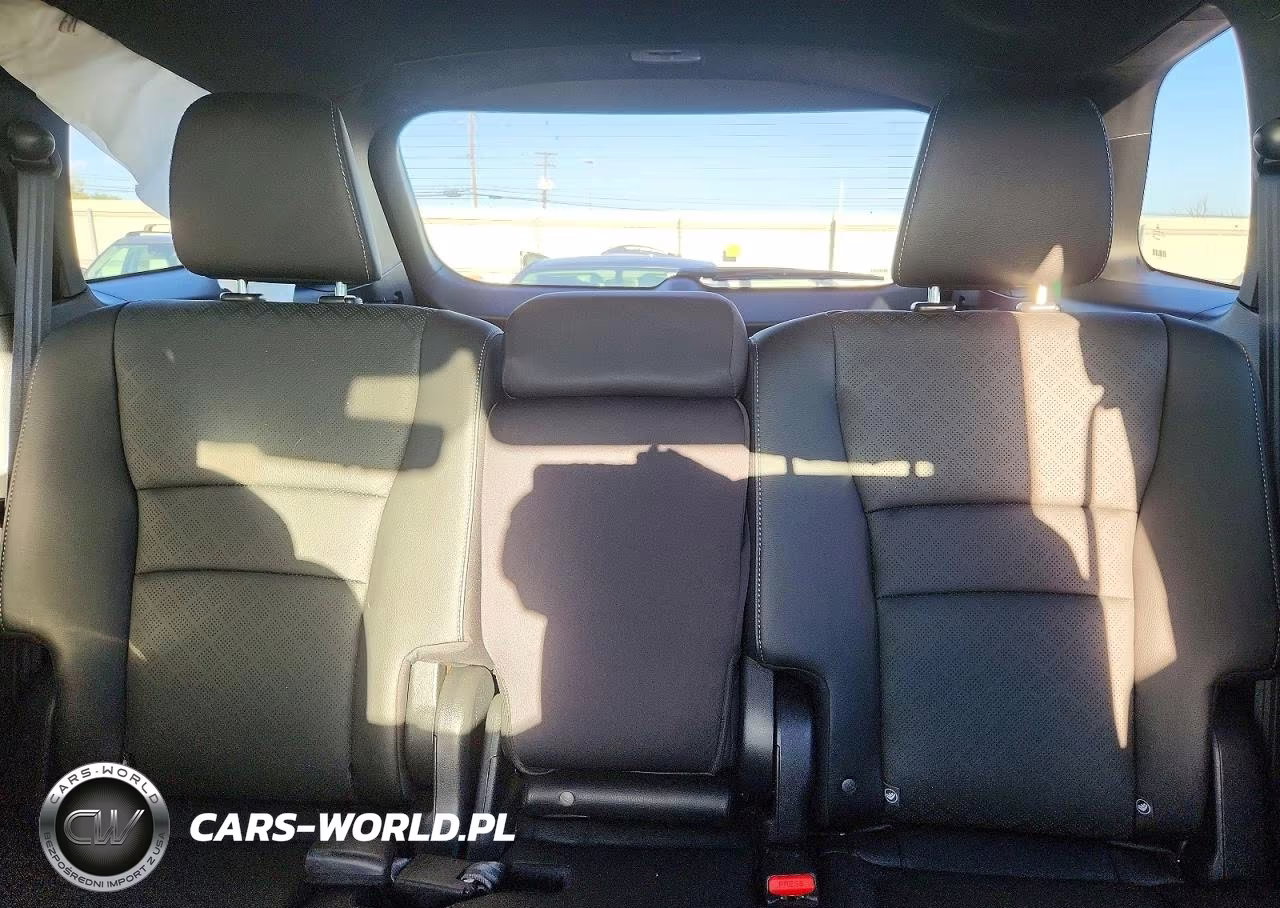 2019 Honda Passport Elite VIN:5FNYF8H08KB015726 - 10