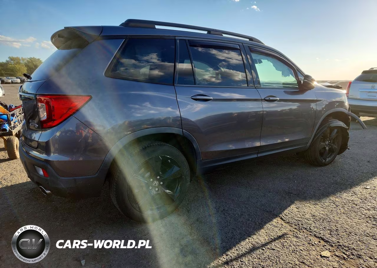 2019 Honda Passport Elite VIN:5FNYF8H08KB015726 - 3